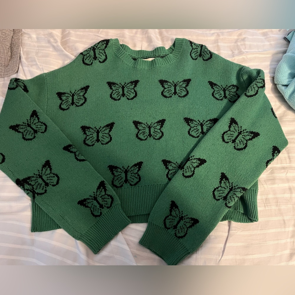 Green butterfly L.A. hearts sweater NWT